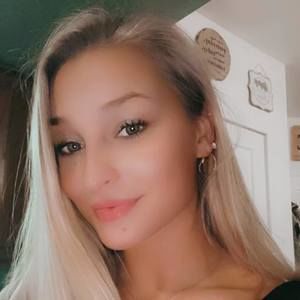 Meet your Posher, Brittney